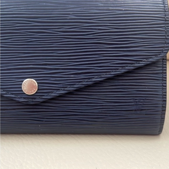 Louis Vuitton Sarah Epi Wallet - Picture 4 of 6